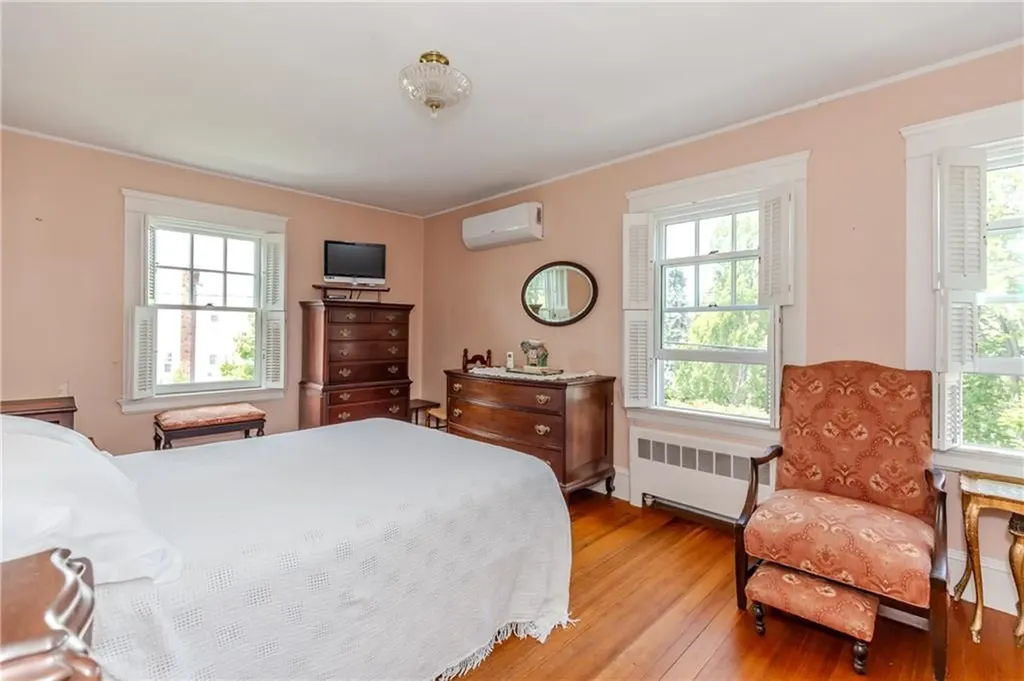 65 Lyndhurst Avenue Providence RI 02908