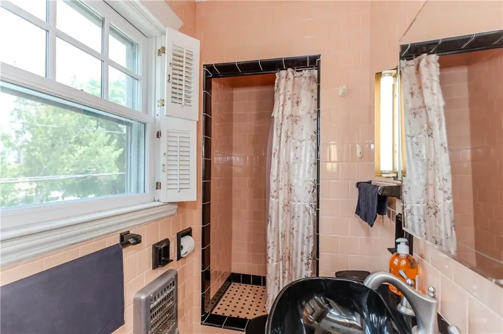 65 Lyndhurst Avenue Providence RI 02908