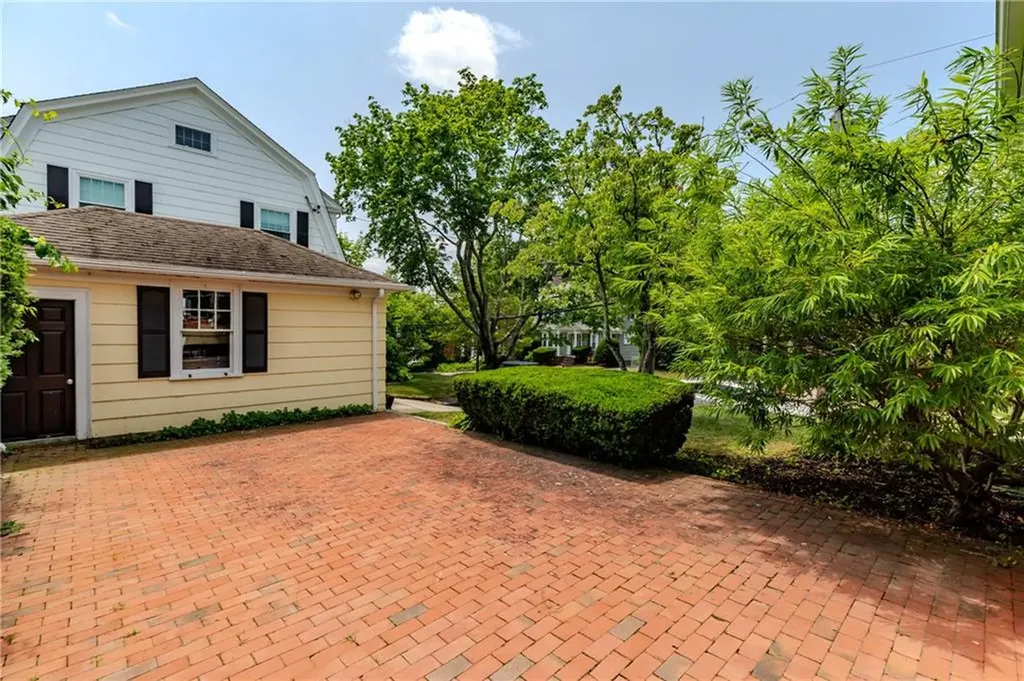 65 Lyndhurst Avenue Providence RI 02908