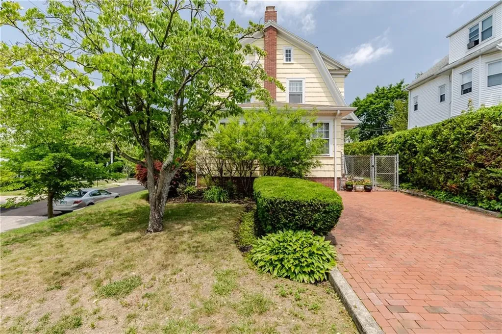 65 Lyndhurst Avenue Providence RI 02908