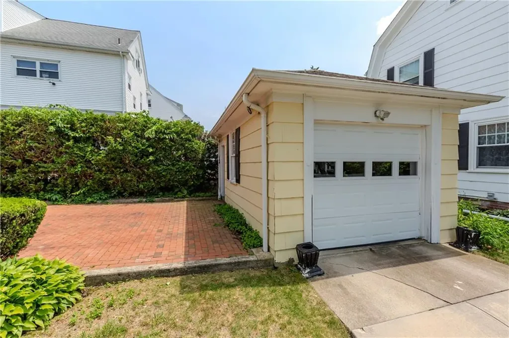 65 Lyndhurst Avenue Providence RI 02908