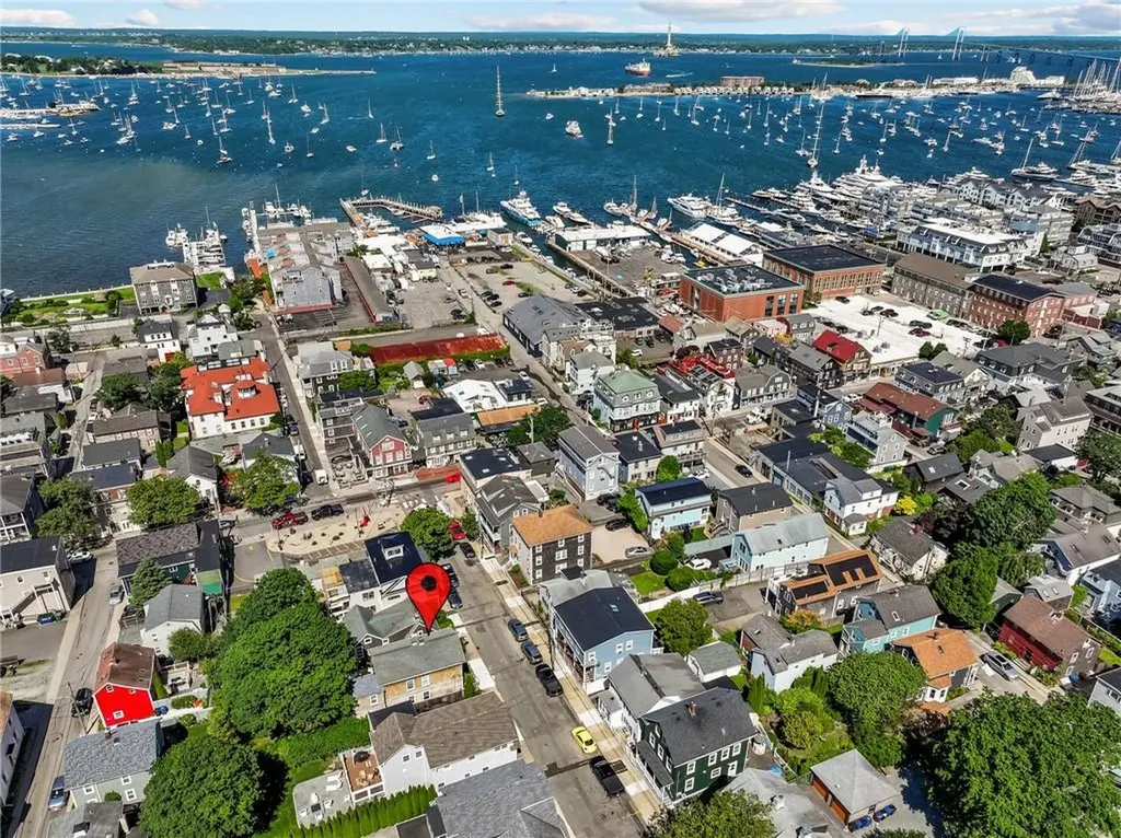 17 Dearborn Street Newport RI 02840