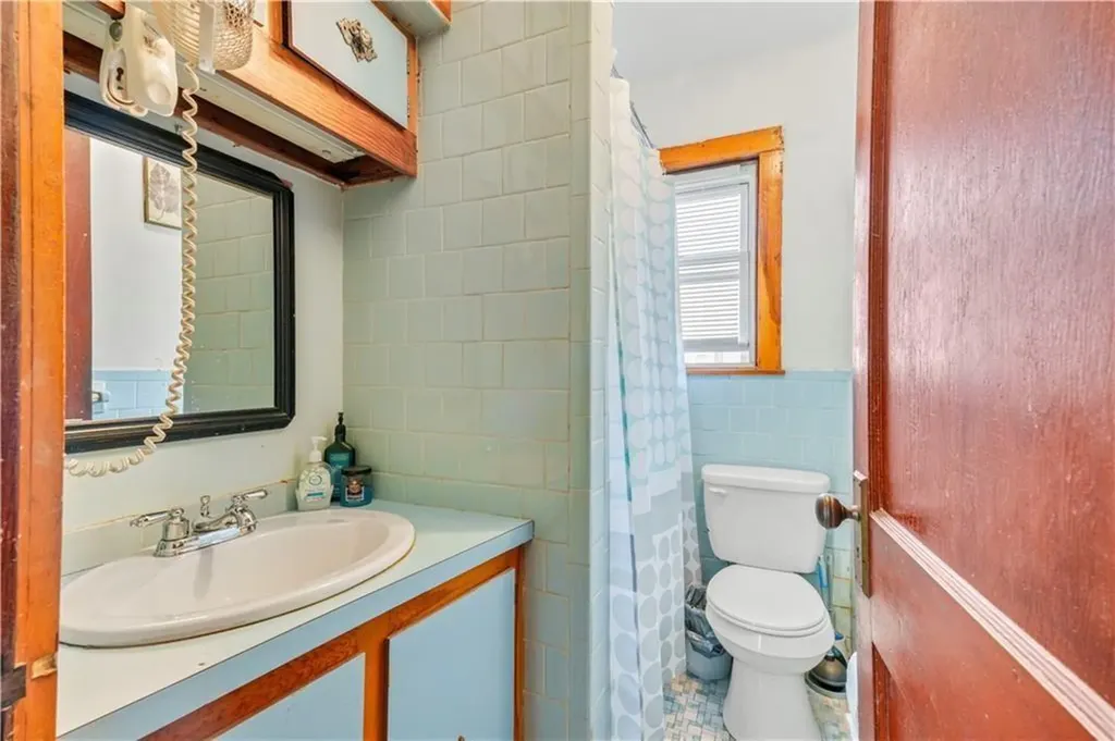75 Winthrop Avenue West Warwick RI 02893