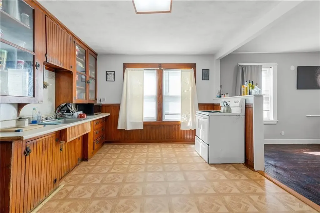 75 Winthrop Avenue West Warwick RI 02893