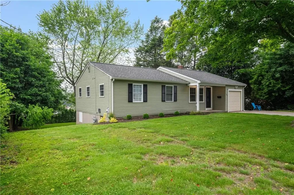 607 Knollwood Drive Woonsocket RI 02895