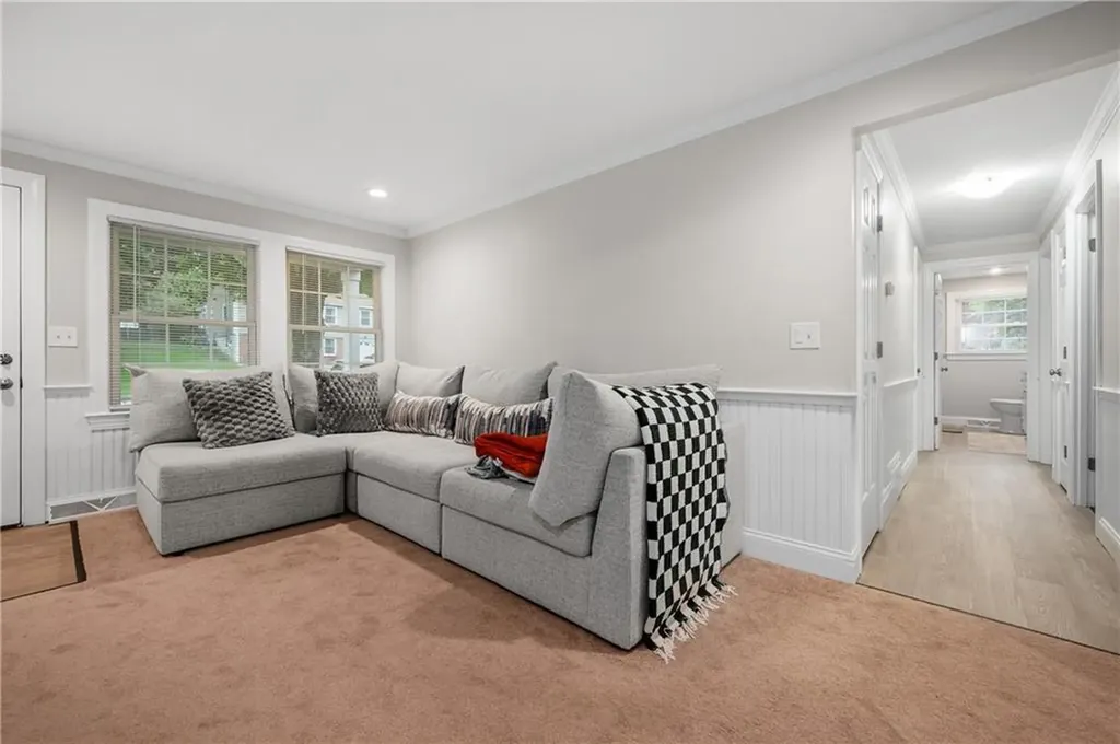 607 Knollwood Drive Woonsocket RI 02895