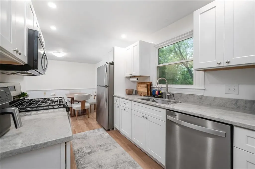 607 Knollwood Drive Woonsocket RI 02895