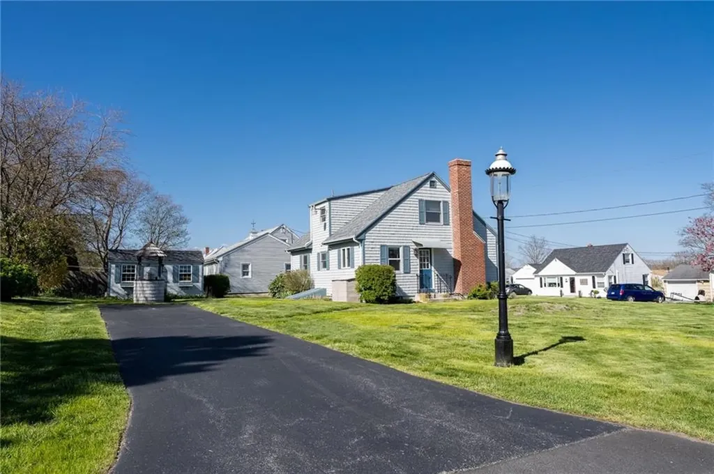 95 Douglas Avenue Portsmouth RI 02871