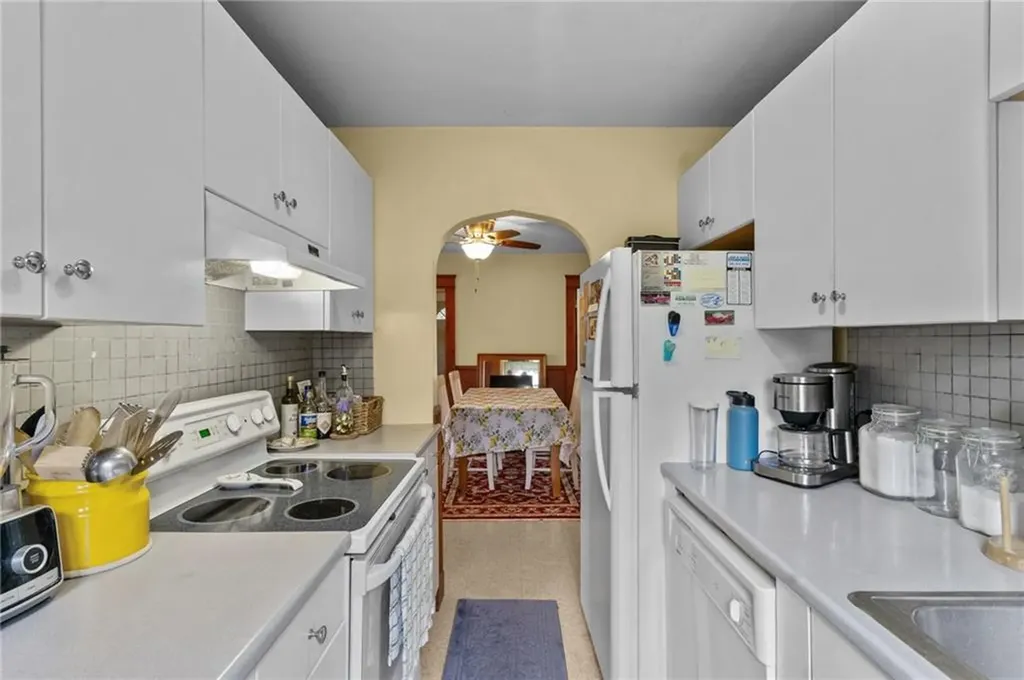 99 100 Third Street West Warwick RI 02893
