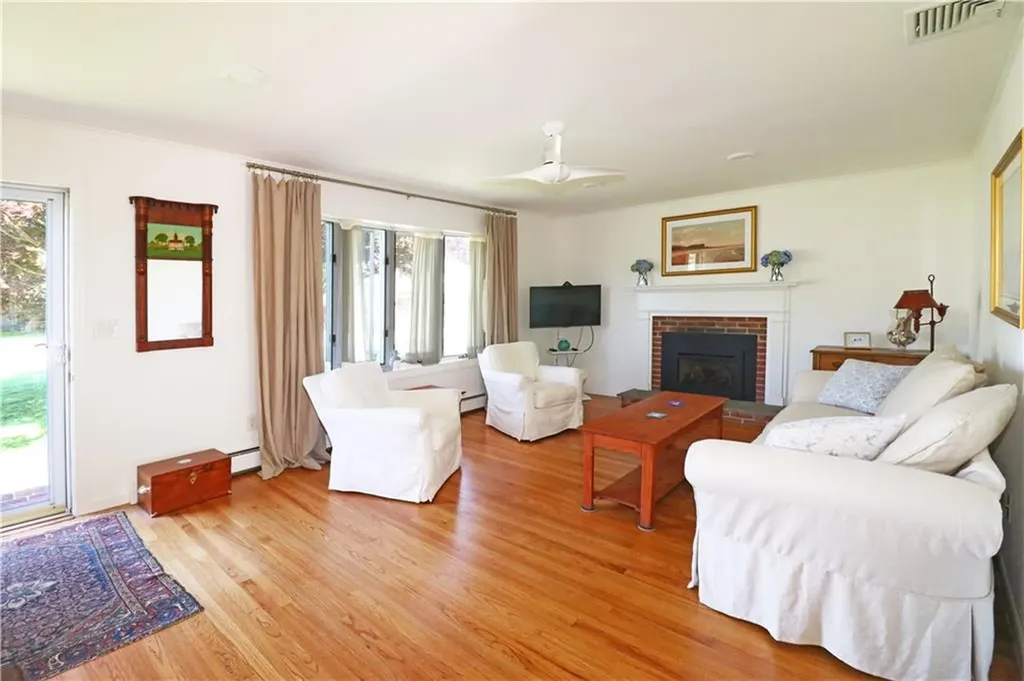 59 Evergreen Drive Portsmouth RI 02871