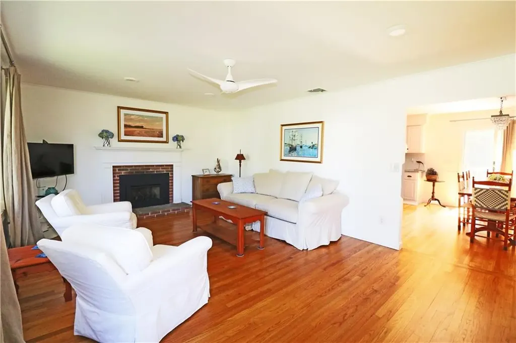 59 Evergreen Drive Portsmouth RI 02871