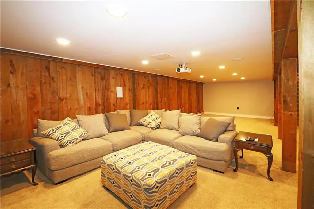 59 Evergreen Drive Portsmouth RI 02871