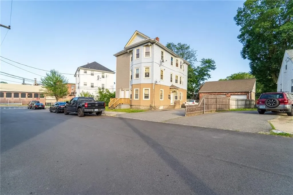 12 14 Fairview Avenue Pawtucket RI 02860