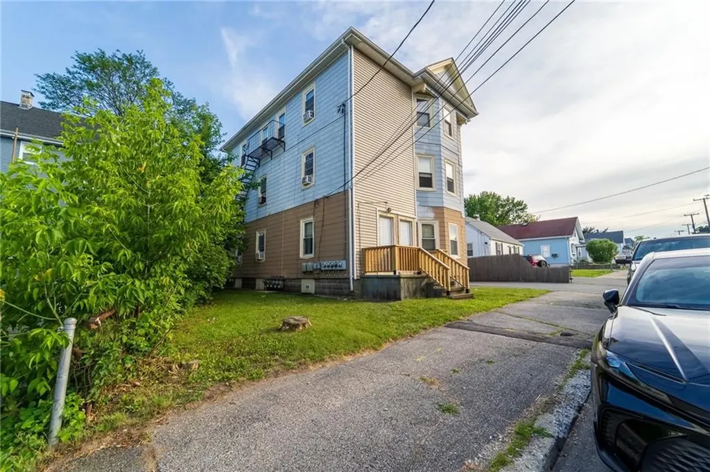 12 14 Fairview Avenue Pawtucket RI 02860