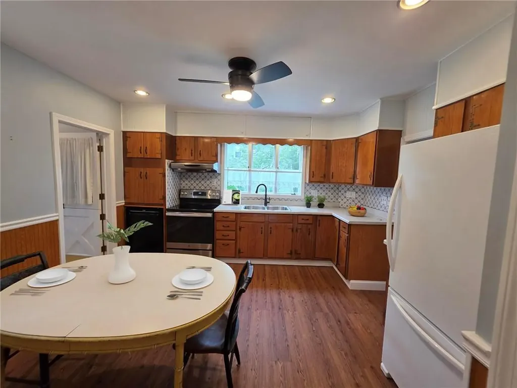 77 Lenox Avenue West Warwick RI 02893