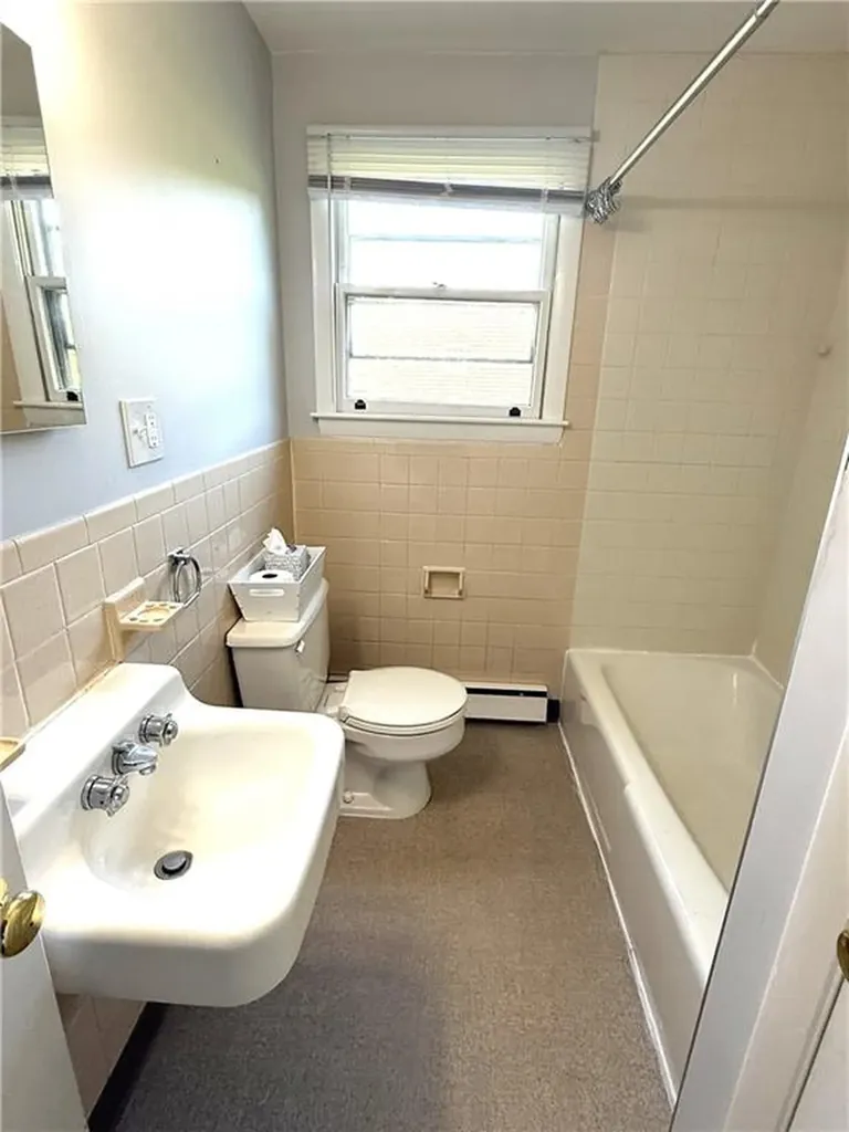 28 Ethel Drive Portsmouth RI 02871