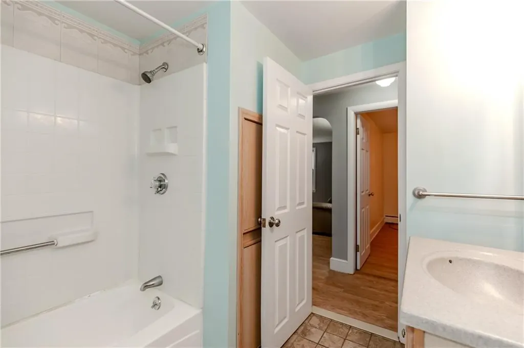 40 Lufkin Court Warwick RI 02888