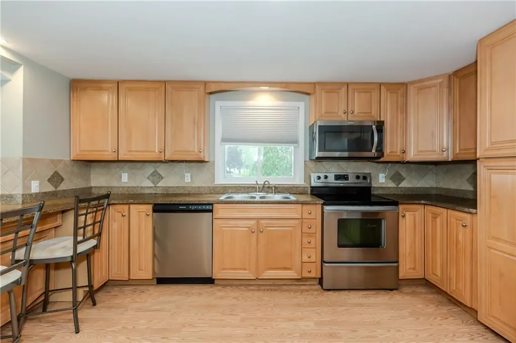 40 Lufkin Court Warwick RI 02888