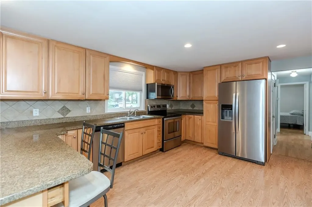 40 Lufkin Court Warwick RI 02888