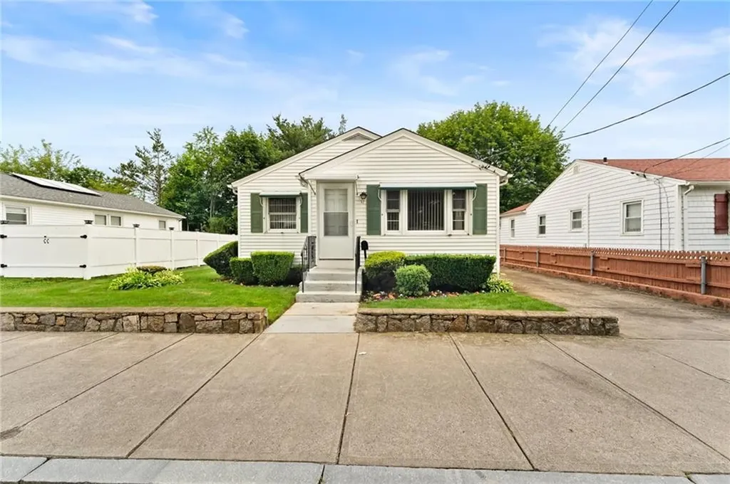 27 Burns Street Providence RI 02904