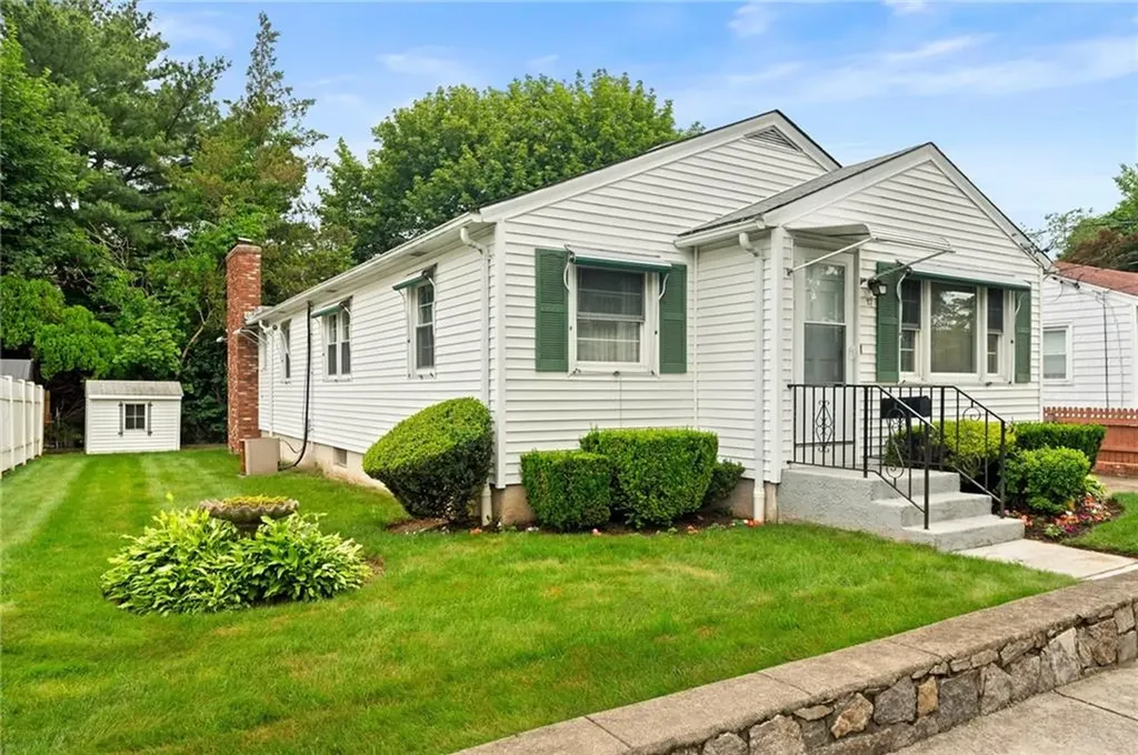 27 Burns Street Providence RI 02904