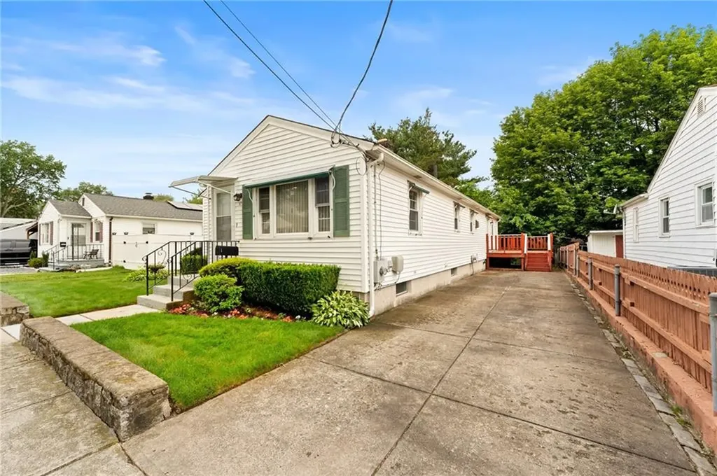 27 Burns Street Providence RI 02904