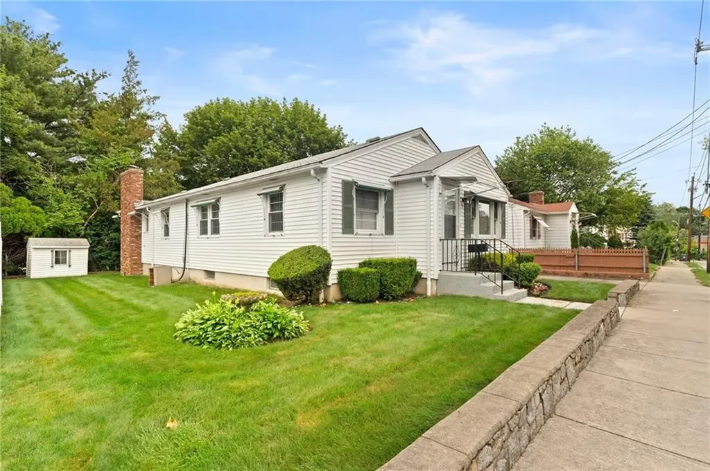 27 Burns Street Providence RI 02904