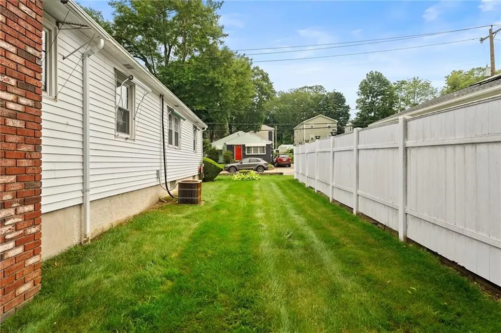 27 Burns Street Providence RI 02904