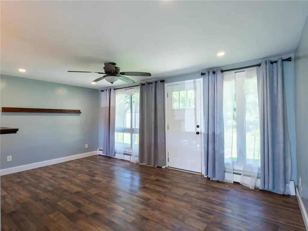 69 Haverhill Avenue Warwick RI 02886