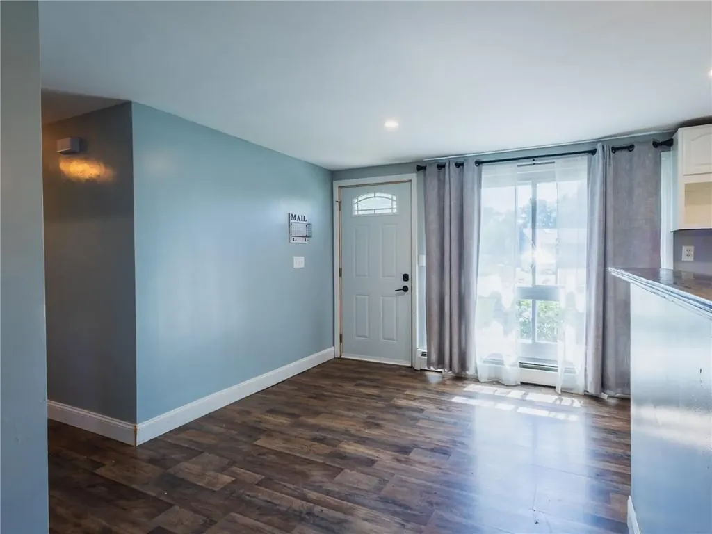 69 Haverhill Avenue Warwick RI 02886