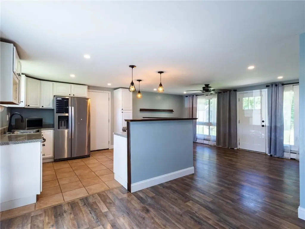 69 Haverhill Avenue Warwick RI 02886