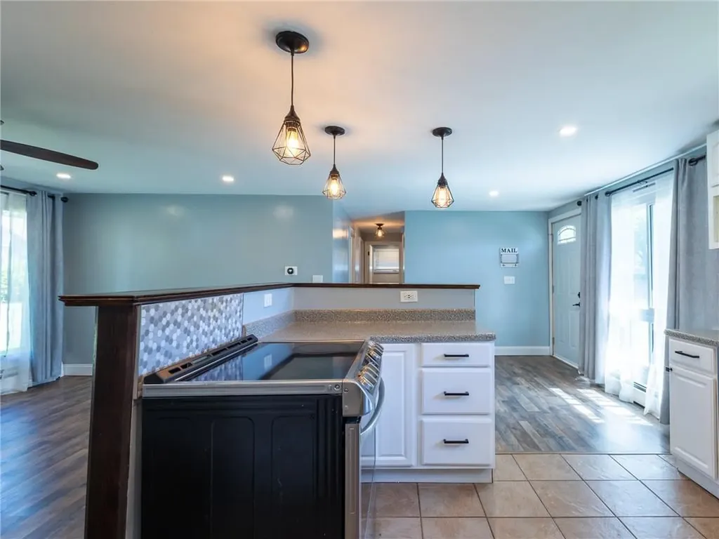 69 Haverhill Avenue Warwick RI 02886