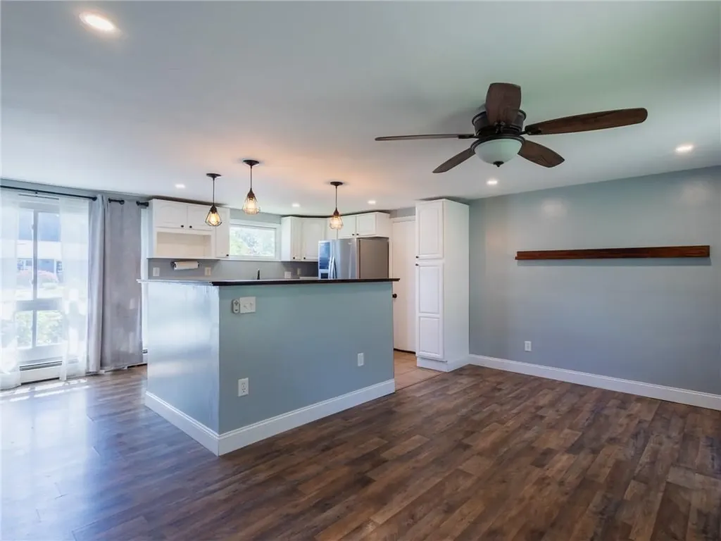 69 Haverhill Avenue Warwick RI 02886