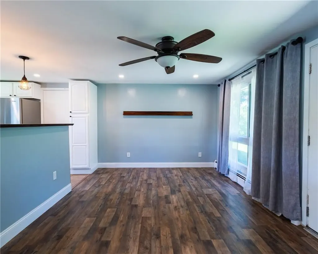 69 Haverhill Avenue Warwick RI 02886