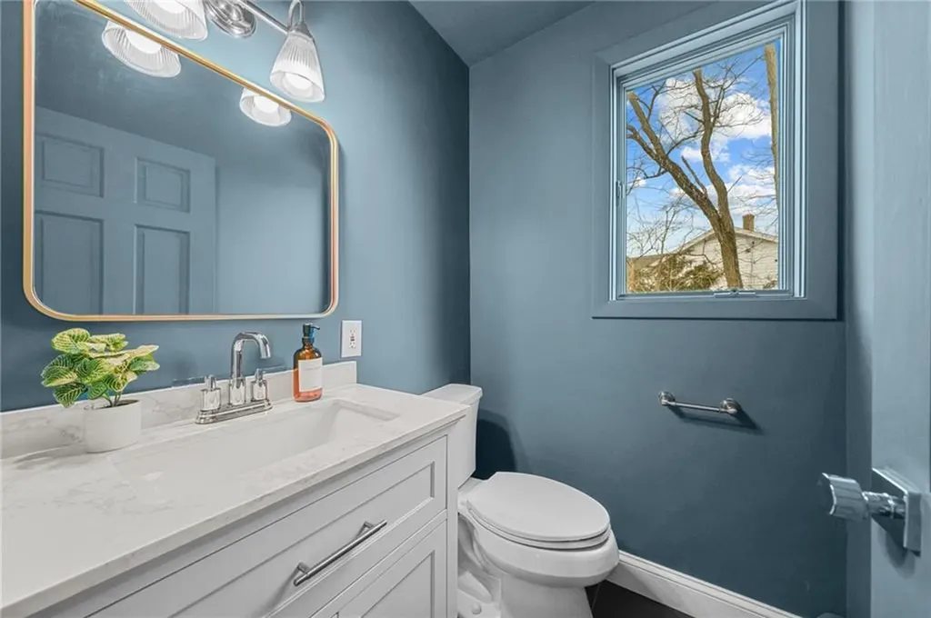 1705 Wampanoag Trail Barrington RI 02806