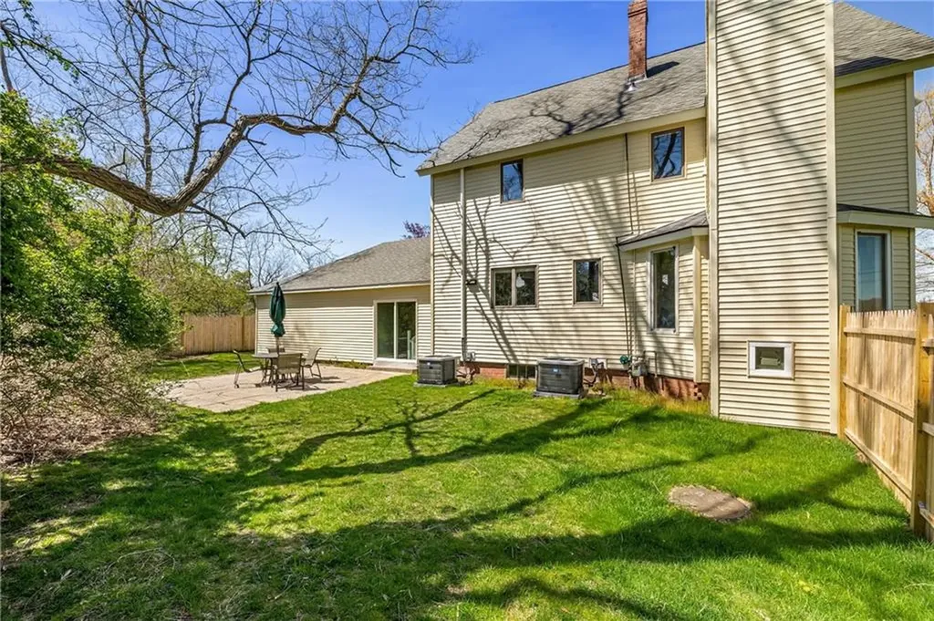 1705 Wampanoag Trail Barrington RI 02806