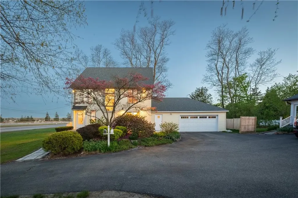 1705 Wampanoag Trail Barrington RI 02806