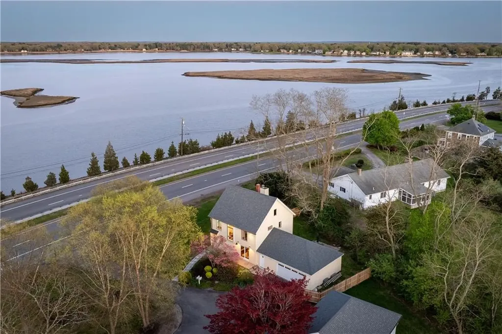 1705 Wampanoag Trail Barrington RI 02806