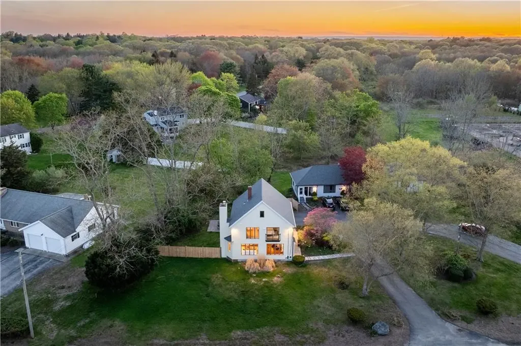 1705 Wampanoag Trail Barrington RI 02806