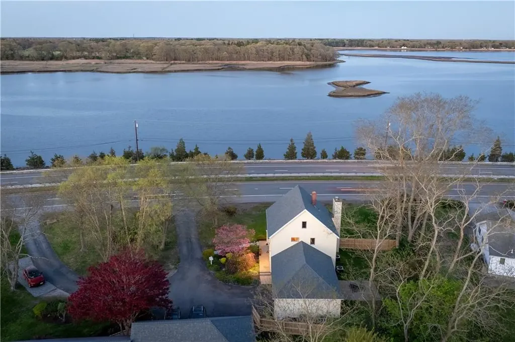 1705 Wampanoag Trail Barrington RI 02806