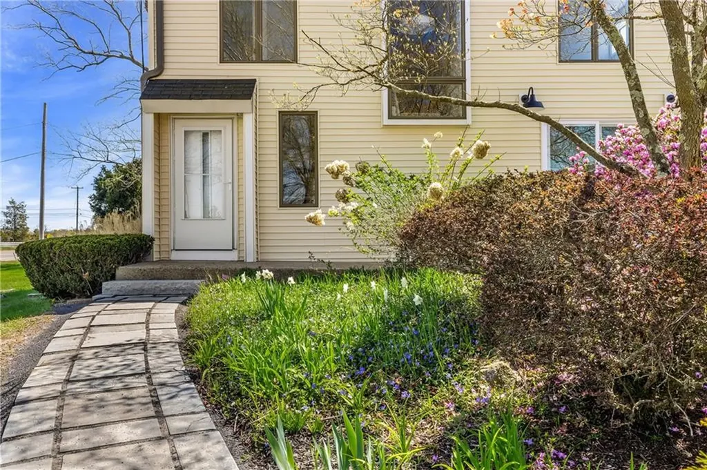 1705 Wampanoag Trail Barrington RI 02806