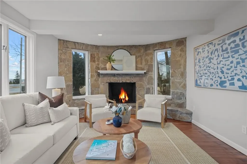 1705 Wampanoag Trail Barrington RI 02806