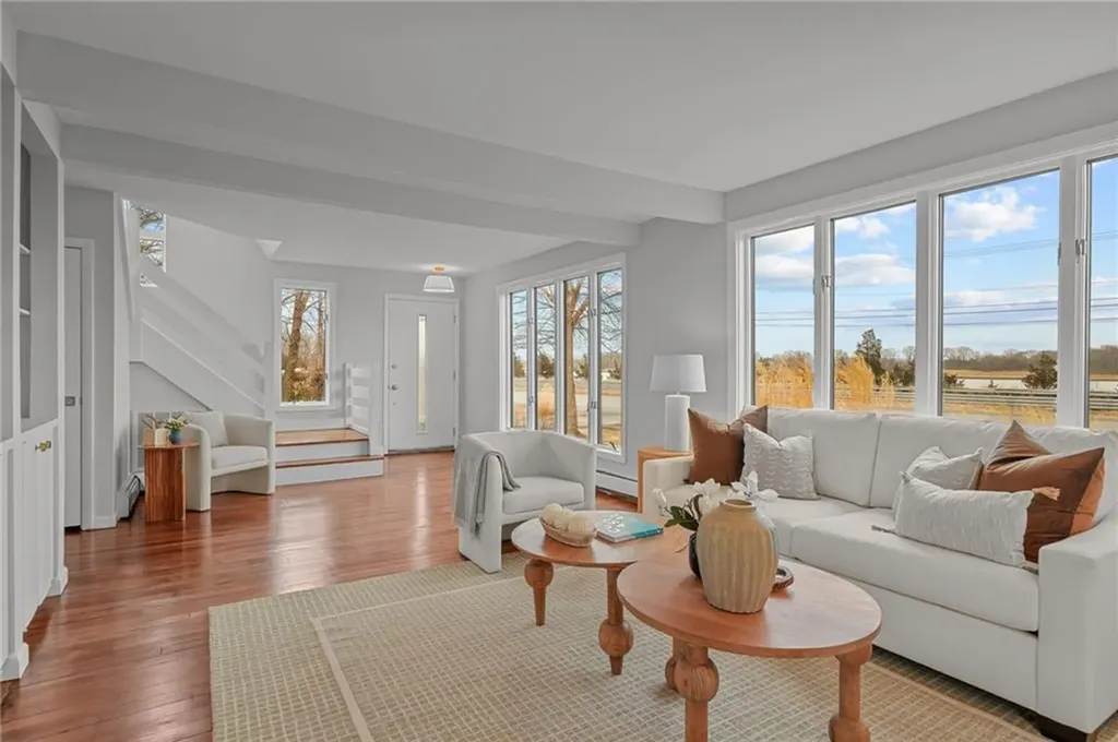 1705 Wampanoag Trail Barrington RI 02806