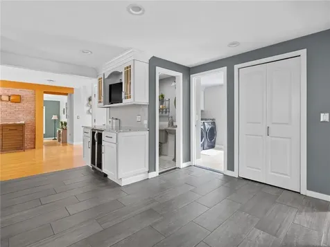 20 Beechwood Drive Cranston RI 02921