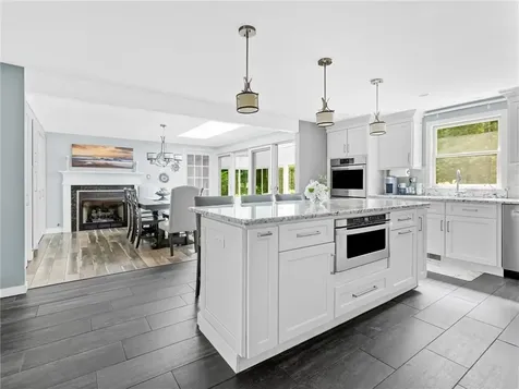 20 Beechwood Drive Cranston RI 02921