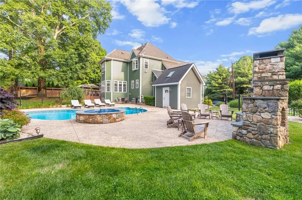 2 Medinah Drive West Warwick RI 02893