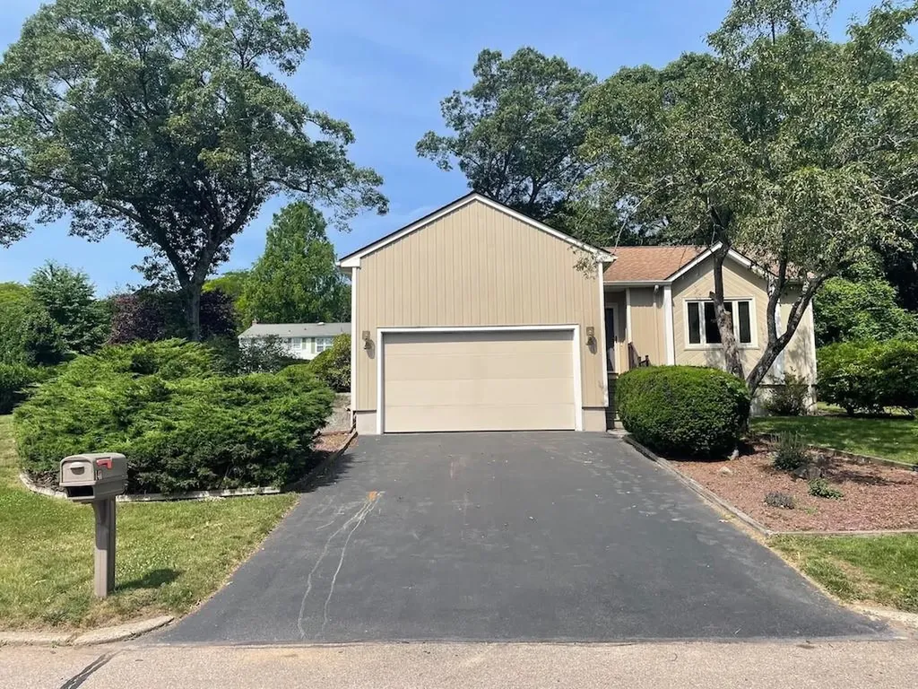 141 Sturbridge Drive Warwick RI 02886