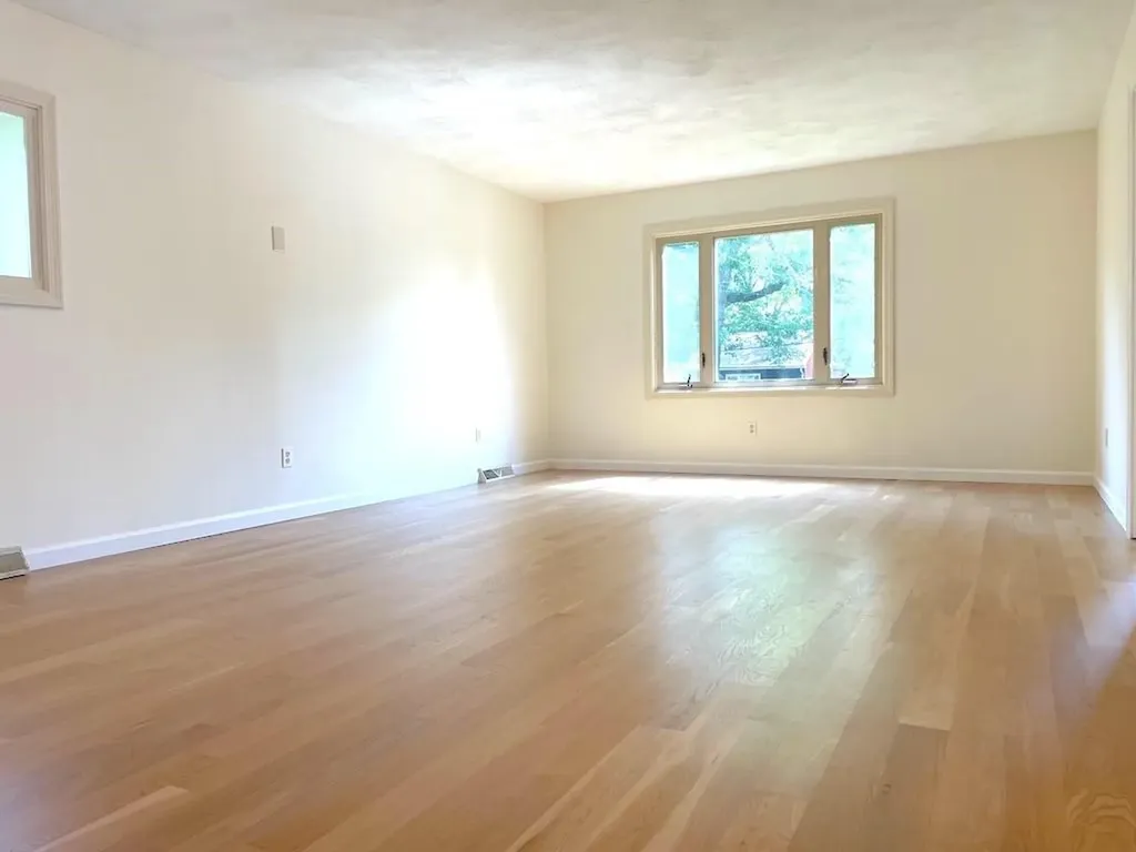141 Sturbridge Drive Warwick RI 02886