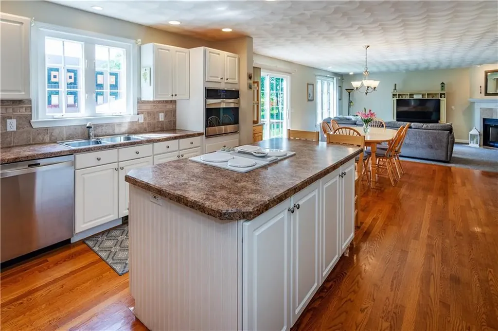 33 Oak Hill Drive Johnston RI 02919