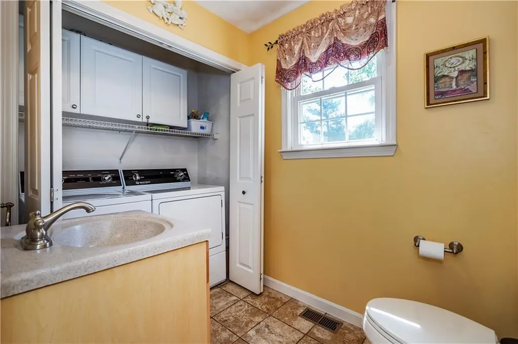 33 Oak Hill Drive Johnston RI 02919
